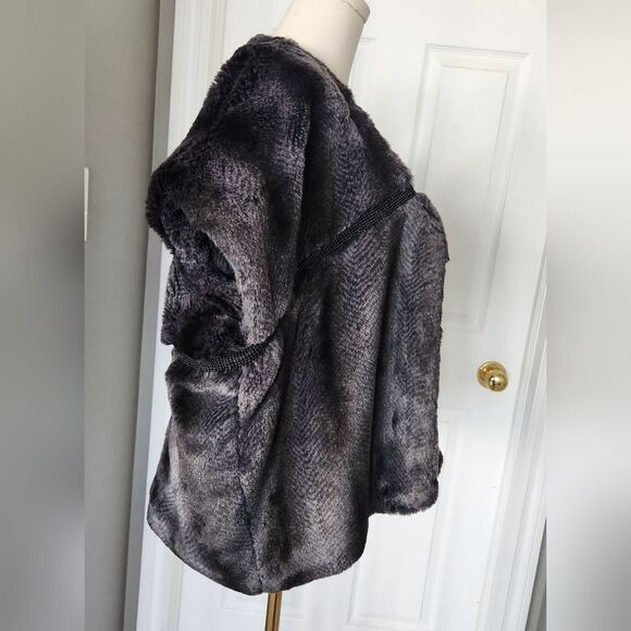 NWOTโEllen Tracy faux fur vest/shrug - Size Small - Picture 7 of 9